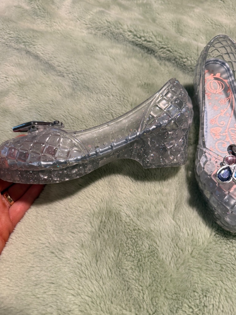 Disney’s Cinderella lights up jelly shoes for little girls - Picture 4 of 6
